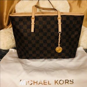 *Authentic* Michael Kors Jet Set Travel Bag